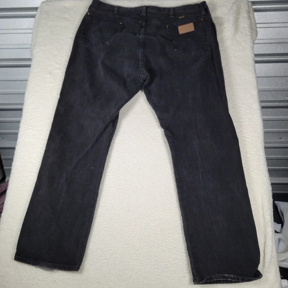 Wrangler Jeans Mens 43x31 (fits 42x32) Black Straight Leg Faded Denim‎ 13MWZWK